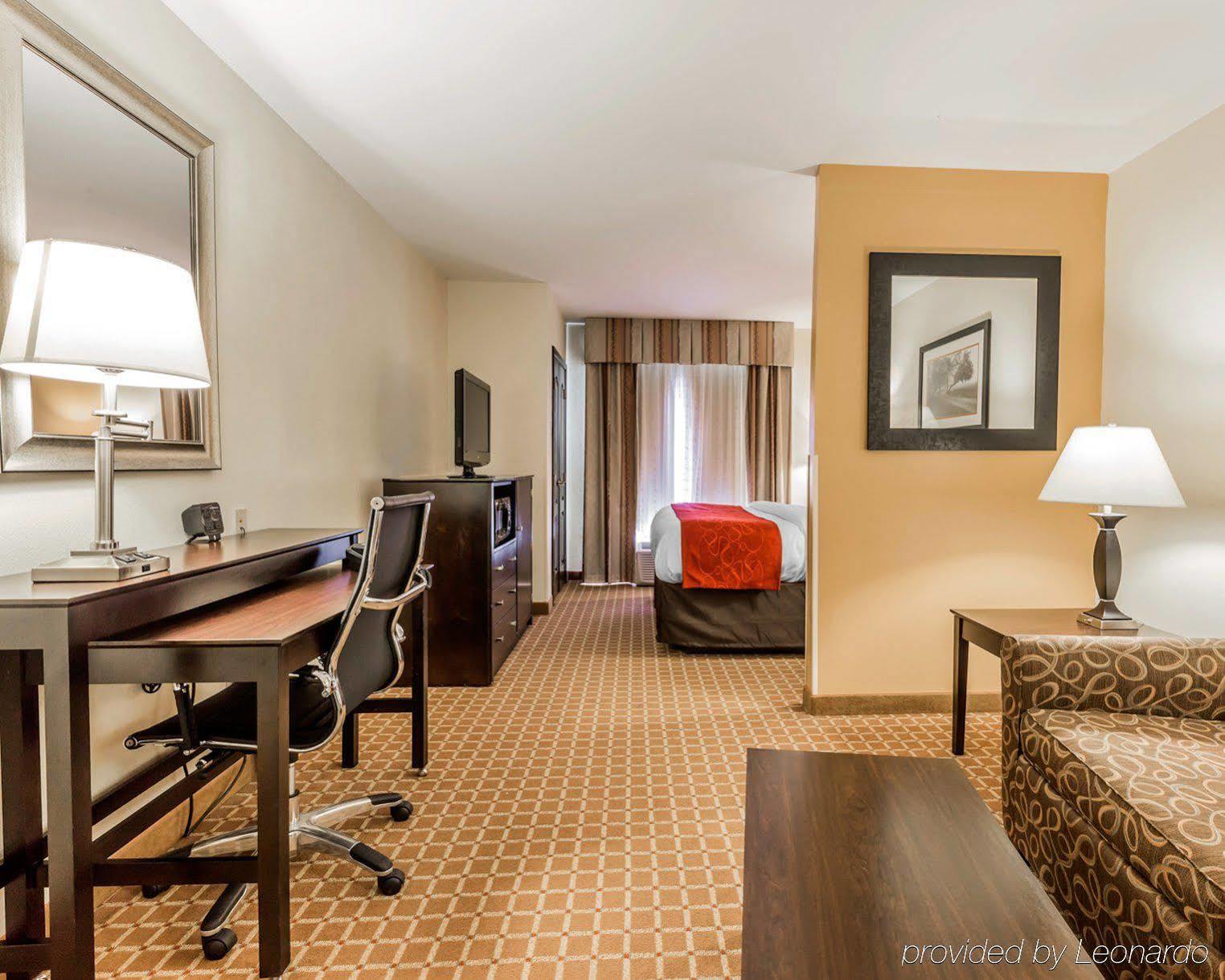 Comfort Suites Clinton Near Presbyterian College Exteriör bild
